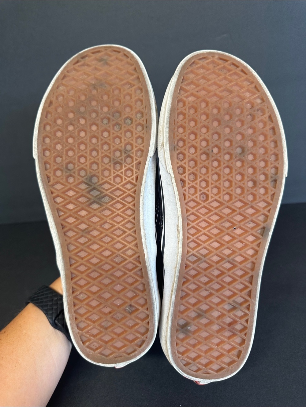Vans black and white slip on shoes men’s size 8/ women’s size 9.5 - Picture 5 of 6